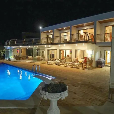 Comfortable And Luxurious Porches شقة